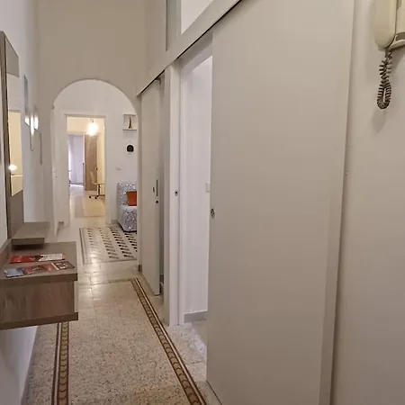 Nel Centro Di - Clorinda House *